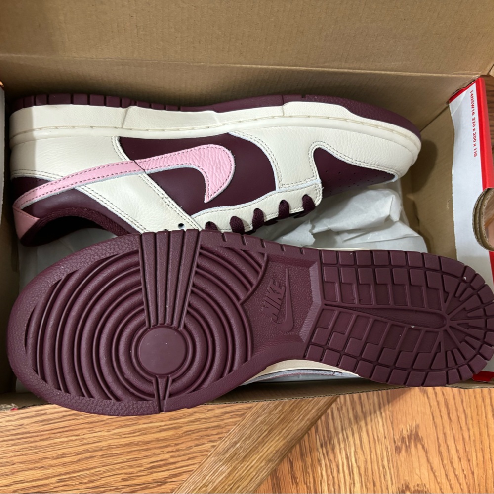 Nike Dunk Valentines Day Edition